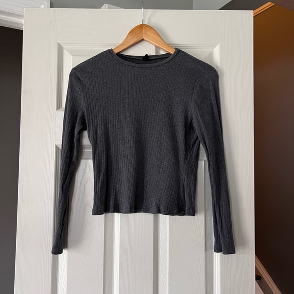 SHEIN Gray Ribbed Cropped Long Sleeve Top Size M - Picture 1 of 3